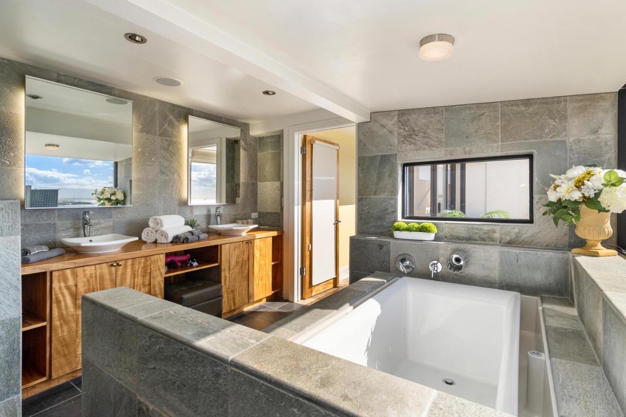 Oceanview Penthouse Suite Гонолулу Экстерьер фото