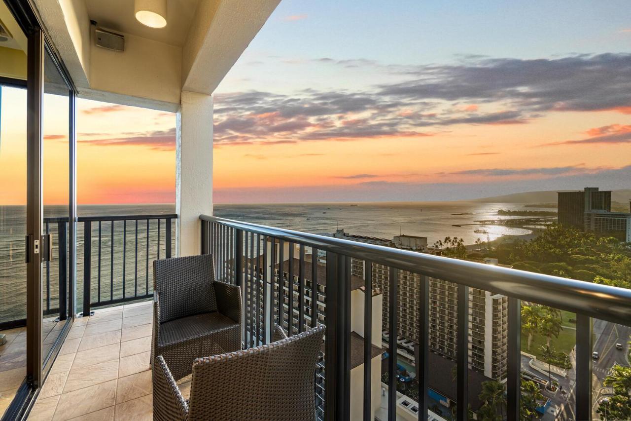 Oceanview Penthouse Suite Гонолулу Экстерьер фото