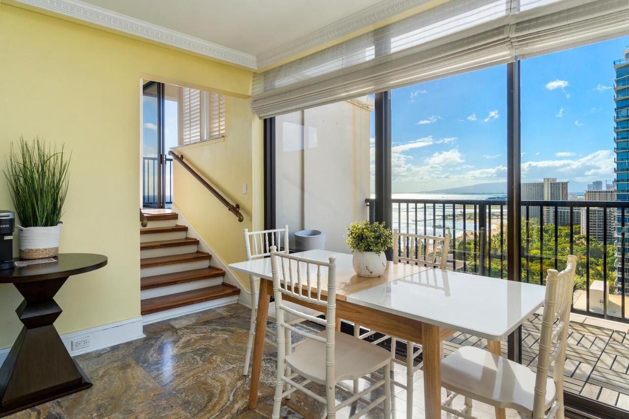 Oceanview Penthouse Suite Гонолулу Экстерьер фото